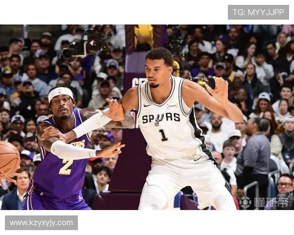 马克西表现平平14投仅5中贡献12分3篮板4助攻4抢断1盖帽状态回暖需加把劲